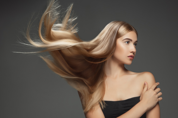 Model with Smooth Hair